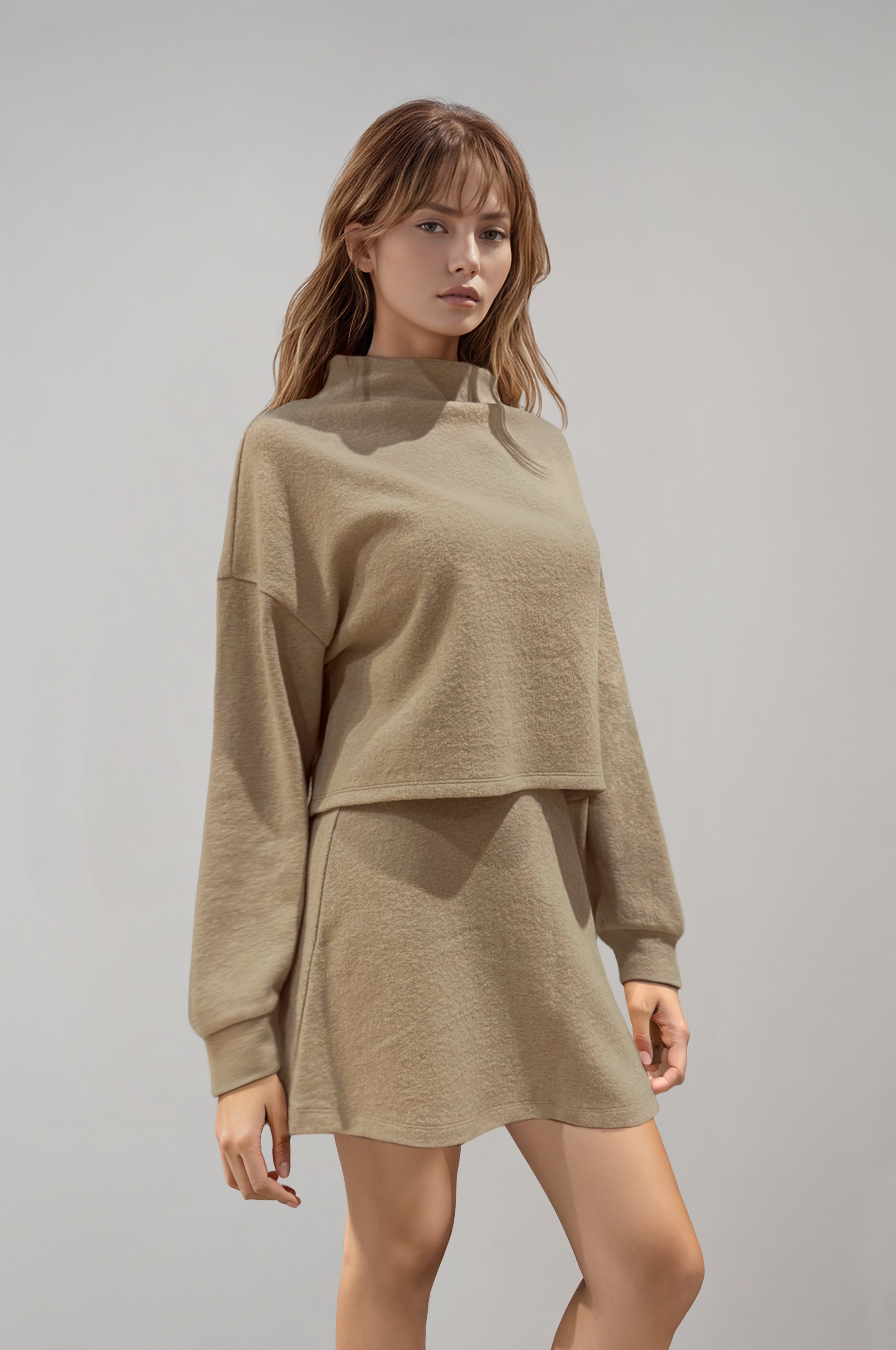 Kadın Yumuşak Dokulu Dik Yaka Kazak & Mini Etek Takım