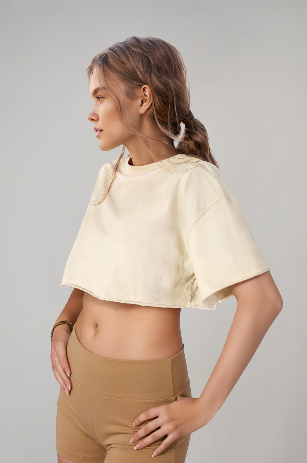 Kadın Ekru Renkli Yıkama Efektli Crop T-shirt