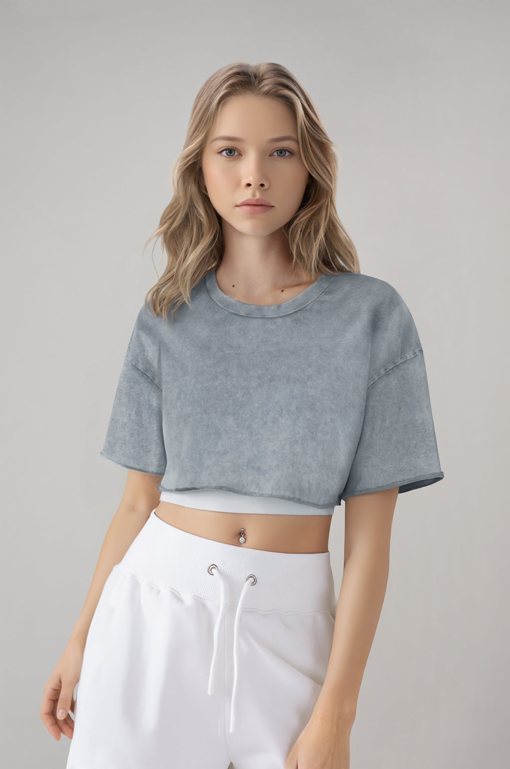 Kadın Gri Renkli Yıkama Efektli Crop T-shirt