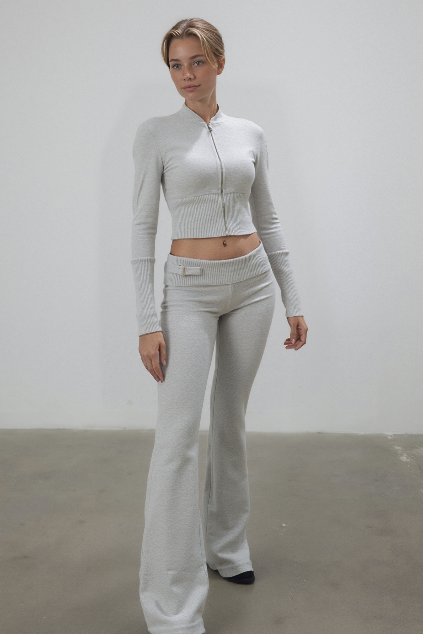 Kadın Gri Crop Fermuarlı Hırka Bel Katlamalı Yumoş İspanyol Paça Takım